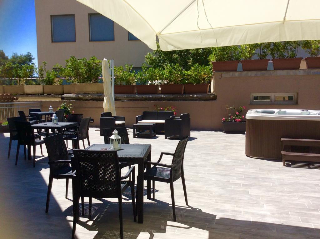 Hotel Residence Paradiso Moneglia Exterior photo